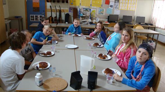 Norskens dag med matlaging og bursdagsfeiring